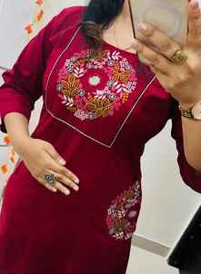 Ensemble Kurti et pantalon en coton élégant avec broderie pour un look élégant et confortable au meilleur prix de gros - Product Image 3