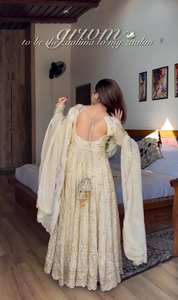 Conjunto de Moda Cinon-Silk con Bordado y Lentejuelas de 5mm, Diseño Listo para Usar: Vestido, Pantalón y Dupatta - Product Image 5