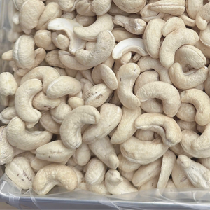 Trusted Factory Roasted <b>Cashew</b> <b>Nuts</b> Vietnam Organic Whole <b>Cashew</b> W320 Vietnamese <b>Cashew</b> Kernels Customized Packing - Product Image 1