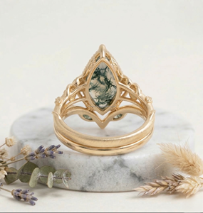 Anillo de Boda Alternativo con Ágata Musgosa como Piedra Central y Detalles de Diamantes GIA, Joyería Fina, Estilo de Boda Más Deseado - Product Image 3