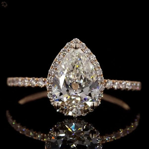 Bague en diamant Moissanite Halo coupe poire Bague de fiançailles en argent 925 plaqué or pour femme - Product Image 1