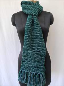 Écharpe tricotée unisexe sophistiquée - Enroulement en fil doux haute densité - Cache-cou tendance hiver avec logo personnalisé - Product Image 3