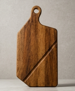 Planche à découper en bois de manguier à coupe inclinée, finition noyer, plateau à pain et fromage, plateau de service pour charcuterie avec trou de suspension - Product Image 5