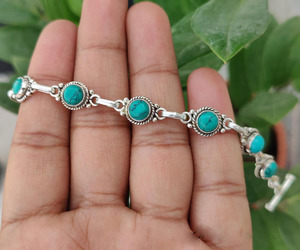 Pulsera Ajustable de Plata de Ley 925 con Turquesa Natural, Joyería Boho Hecha a Mano con Piedras Preciosas, Regalo Unisex para Ella y Él - Product Image 4