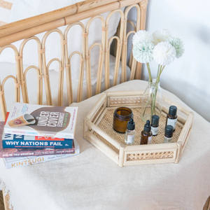 Venta al por mayor de bandejas hexagonales naturales de ratán con patrones de celosía para almacenar utensilios de cocina y decoraciones para el hogar para uso en el almuerzo - Product Image 3