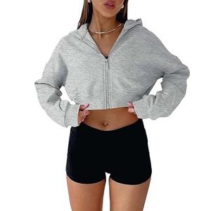 Vente en gros Nouveau style Femme Automne Hiver Sweat à capuche court imprimé Couleur unie Décontracté Badge avant en toile Personnalisable - Product Image 6