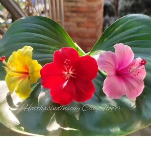 ดอกชบาประดิษฐ์สีเหลือง ผ้าปักลายดอกไม้ ช่อดอกไม้ประดับตกแต่งสำหรับงานแต่งงาน งานปาร์ตี้ และงานอีเว้นท์ - Product Image 1
