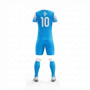 Ensemble de maillot de football avec impression sublimée de haute qualité et logo blanc, matière 100% polyester, coupe régulière, fermeture à capuche pour homme - Product Image 3