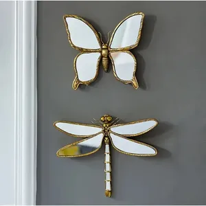 Miroir mural artisanal en métal, miroir décoratif artistique de qualité supérieure pour hôtel moderne, complexe hôtelier, maison, chambre à coucher, salon - Product Image 2