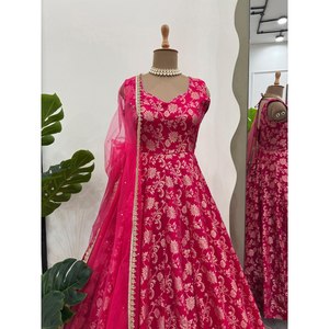 Vestido de Diseñador Hecho a Mano con Estampado Floral, Silueta en A y Cintura Impero para Fiestas, con Pantalón y Dupatta - Product Image 1