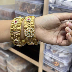 Ensemble de Bracelets Ouvrables Plaqué Or Pota Stone Fine Jewelry Collection - Product Image 1