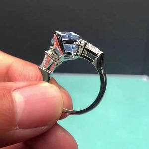 Anillo de Compromiso de Tres Piedras con Diamante Azul Marquesa de 9 Quilates, Cultivado en Laboratorio, Certificado por IGI, Oro Amarillo de 14K, VS+, Anillo de Promesa - Product Image 4