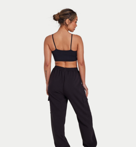Pantalon de jogging ample pour femme avec poches, taille haute, respirant, style sportif et athlétique, idéal pour la gym et la détente, vente en gros - Product Image 4