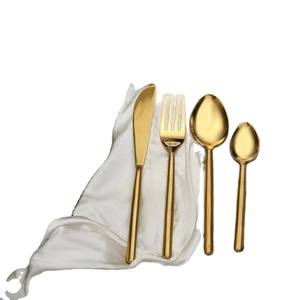 Ustensiles de vaisselle de couleur or aspect poli avec construction en acier inoxydable, idéaux pour les arrangements de table, les mariages de cadeaux - Product Image 1