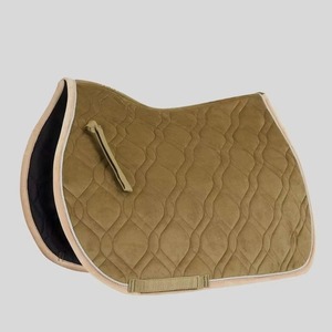 BRAND ZONE Tapis de selle polyvalent personnalisé confortable pour dressage et équitation anglaise, en velours avec rembourrage en mousse de polyester - Product Image 1