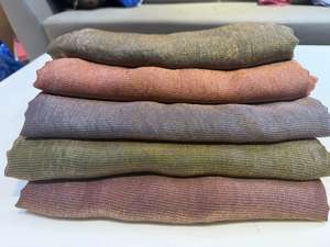 ผ้าซาตินเมทัลลิกผสมโพลีเอสเตอร์/ไนลอน ทอลายพัลส์ น้ำหนักปานกลาง เหมาะสำหรับชุดเดรส เสื้อผ้า ชุดแต่งงาน และชุดงานเลี้ยง ขนาด 44/45 - Product Image 3