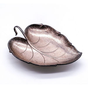 <b>Small</b> Gold Metal Leaf Dish New Arrival Leaf Design Dish Plate Decorative Aluminium Leaf Dish Plate <b>for</b> <b>Kitchen</b> Counter <b>Table</b> - Product Image 4