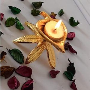 Portavelas Decorativo de Metal con Hojas Doradas para Decoración del Hogar y Festividades - Product Image 3