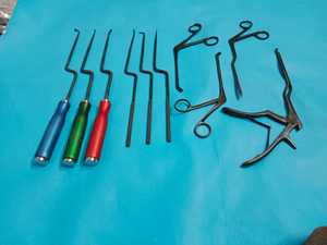 STKR INTERNATIONAL Ensemble d'instruments chirurgicaux dentaires 9 pièces en acier inoxydable manuel argenté Power Grip Classe I certifié CE 3-Jaw - Product Image 4