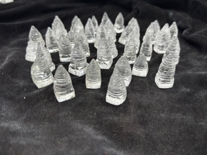 Vente en gros de sculptures en quartz cristal transparent Sphatik Shree Yantra, figurine porte-bonheur Feng Shui, artisanat fait main, spirituel - Product Image 1