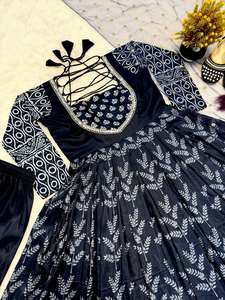 Colección Exclusiva de Anarkali en Algodón Maslin con Estampado Digital, 50 Pulgadas de Largo y Dupatta con Lentejuelas de Red de Mariposa para Venta al Por Mayor - Product Image 5