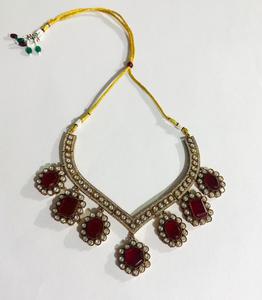 Conjunto de Collar Gargantilla con Gemas Dobles de Esmeralda Verde y Roja Vintage y Pendientes a Juego, Joyería Nupcial Real Chapada en Oro - Product Image 2