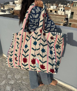 Bolso Tote Vintage Kantha con Bordado Suzani – Elegante Bolso de Algodón Estilo Boho Chic para el Mercado, Viajes, Oficina y Uso Diario - Product Image 3