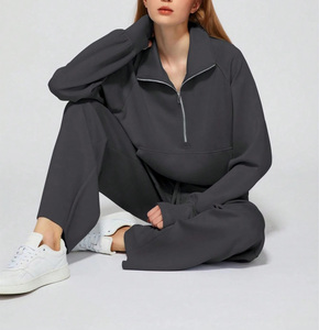 Conjunto de Sudadera con Capucha Oversize para Mujer con Cuello Alto y Cremallera de un Cuarto, Pantalones de Chándal de Forro Polar de Color Liso, Bordado Personalizado - Product Image 4