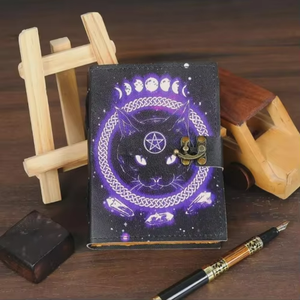 Diario de Cuero Genuino Hecho a Mano con Estampado de Gato, Cuaderno Clásico Vintage con Tapa Dura y Función de Lectura - Product Image 2