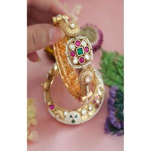 Magnifiques bracelets en laiton plaqué or de qualité supérieure, sertis de moissanite, tendance, exclusifs, design de créateur, collection de deux bracelets pour femmes, pour les fêtes et les mariages - Product Image 1