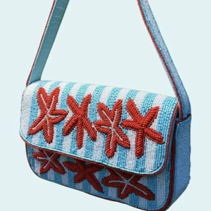 Bolso Boho Elegante con Cuentas de Estrella Roja y Diseño de Rayas Azules, Bolso Artesanal de Moda para Mujer - Product Image 1