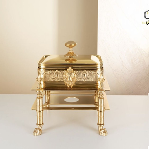 Sopera de acero inoxidable pulido con elegantes patas y asas con detalles en oro. Disponible a precios de mayorista. - Product Image 6