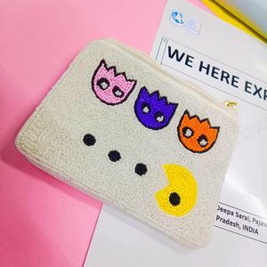 Monedero Artesanal 100% Algodón con Cuentas, Diseño de Juego Arcade Pac-Man, Patrón de Fantasma Colorido, Bolsa Duradera con Cremallera para Almacenamiento - Product Image 1
