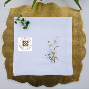 ผ้าลินินธรรมชาติปักลายดอกอ๊อกซ์อาย นุ่มแต่ทนทาน สร้างสัมผัสสดชื่นและมีชีวิตชีวาให้กับโต๊ะอาหารและการสังสรรค์ - Product Image 1