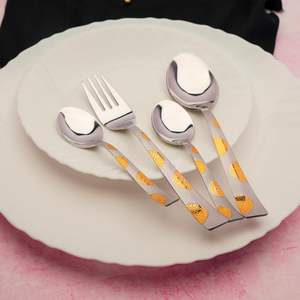 Ensemble de couverts en acier inoxydable chic, écologique et durable pour les soirées festives et l'usage quotidien - Design moderne, compatible lave-vaisselle - Product Image 6