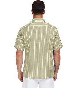 Chemise à manches courtes boutonnée avec des fines rayures verticales et un col camp style décontracté, tissu respirant pour un style et un confort optimaux - Product Image 6