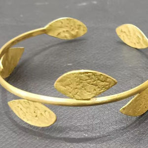 Juego de Brazaletes de Acero Inoxidable Chapado en Oro para Mujer, Estilo Punk Cristiano, Colección de Joyería Elegante, Brazaletes de Aniversario - Product Image 1