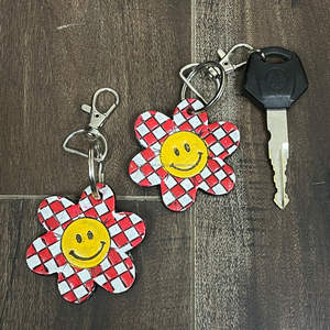 Porte-clés en cuir à carreaux motif Smiley tendance, collection Mars 2026, vente en gros, fait main, en cuir véritable, breloque de sac en forme de fleur - Product Image 4