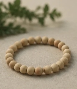 Bracelet minimaliste en bois de Tulsi naturel, vente en gros, bracelet extensible perlé en bois de basilic sacré, bijou de méditation yoga Mala - Product Image 3