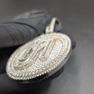Pendentif de luxe en argent 925 avec moissanite VVS, motif lettre M taille baguette, serti en canal, unisexe, pour usage quotidien, pendentifs à thème - Product Image 6