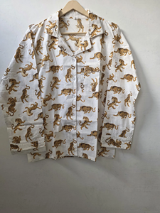 ชุดนอนผ้าฝ้ายลายเสือดาวสีขาวขายดีปี 2026 ระบายอากาศได้ดี แห้งเร็ว สวมใส่สบาย ติดกระดุม เหมาะสำหรับฤดูร้อน ฤดูใบไม้ร่วง ฤดูใบไม้ผลิ - Product Image 2