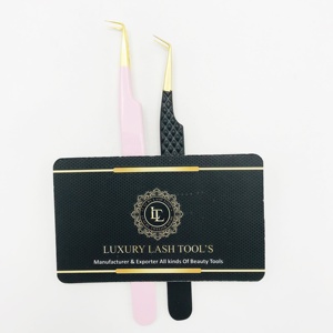 Pinzas de extensión de pestañas con punta dorada y recubrimiento de polvo negro rosa con etiqueta personalizada, acero inoxidable sostenible hecho a mano - Product Image 6