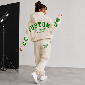 Ensemble survêtement et sweat à capuche court en polaire de haute qualité pour femme, style streetwear hiver, avec impression personnalisée en relief, deux pièces - Product Image 1
