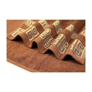 Serviette de cuisine en coton absorbant du fournisseur du fabricant indien motif rayé brodé uni vente en gros pour Noël - Product Image 3