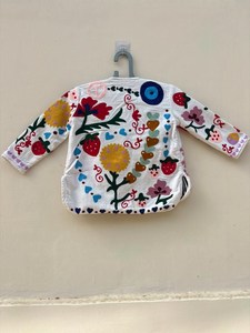 Chaqueta Reversible de Algodón Blanco Bordada a Mano de Primera Calidad para Mujer con Bordado Floral Vibrante, Bolsillos Delanteros y Manga Larga - Product Image 3