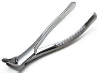 Forceps d'extraction des dents du bas (dents de sagesse) Fig. 79 Pinces chirurgicales dentaires manuelles pour molaires en acier inoxydable, instrument autoclavable