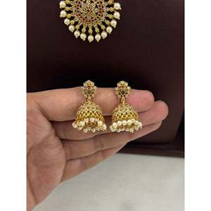 Manya South Indian Gold-Plated <b>Bridal</b> <b>Necklace</b> <b>and</b> <b>Earring</b> <b>Set</b> - Product Image 3