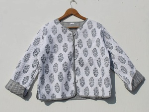 Nouvelle arrivée Veste matelassée Boho pour femmes Manteau en coton patchwork fait à la main avec longue longueur Style indien pour la saison d'automne - Product Image 3