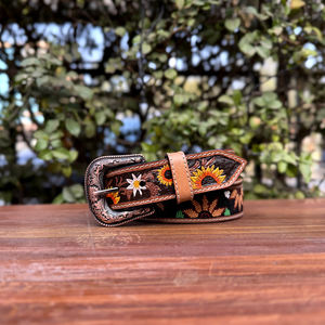 Ceinture en cuir perlée artisanale occidentale avec boucle en alliage de zinc, motif cachemire, style vintage durable - Product Image 1