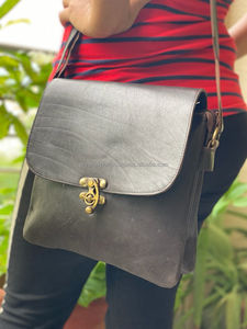 Bandolera de piel auténtica hecha a mano para mujer - Product Image 3